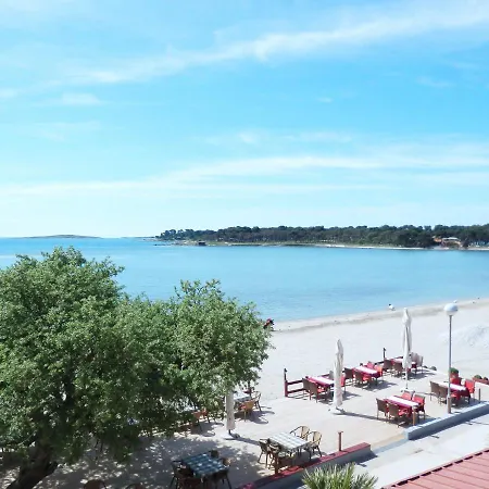 Idila Sea Front Apartments