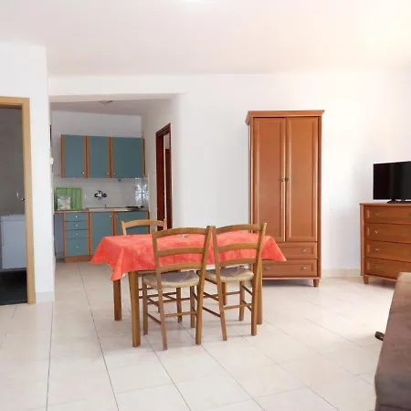 Idila Sea Front Apartments *